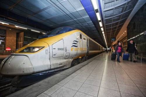 Tunnel della Manica: 
passeggeri imprigionati 
Eurostar fermo per ore