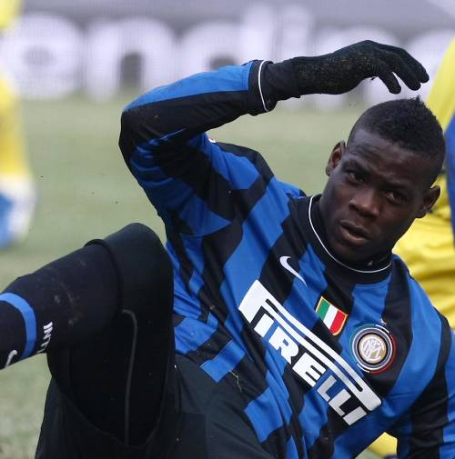 Calcio, multato Balotelli 
"Mi scuso con Verona 
ma non con chi m'insulta"