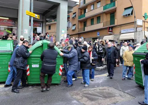 Da tre a novantadue anni in strada per dire no alla moschea al Lagaccio