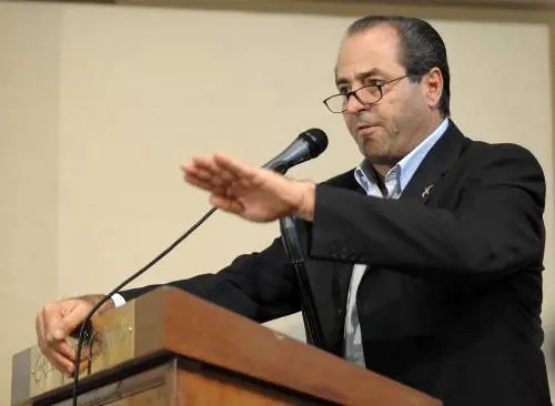 Il mito Di Pietro comincia a scricchiolare