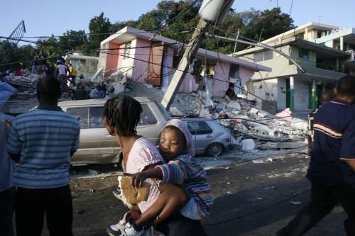 Haiti, è ancora paura: nuova forte scossa 
Salvata dalle macerie una bimba di 2 settimane