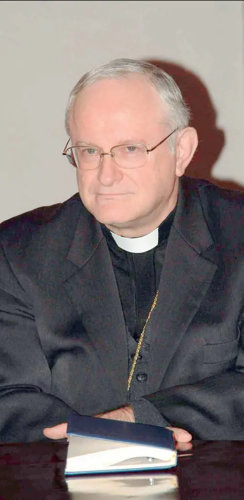 "Dio esiste": il vescovo sfida la scienziata