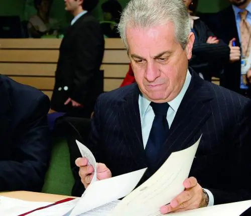 Scajola: «Laiuto alle piccole imprese è un grande impegno del governo»