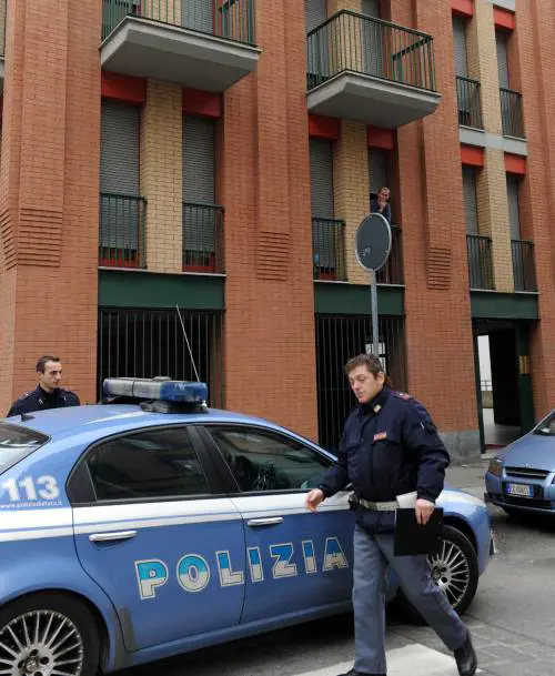 Torino, rimprovera figlio: 
"Ora basta Playstation" 
Lui lo accoltella: è grave