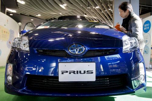 Problemi anche alla Prius 
Un buco da 1,4 miliardi 
La Toyota crolla in Borsa