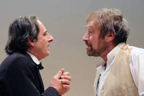 Al Politeama si ride ma con intelligenza