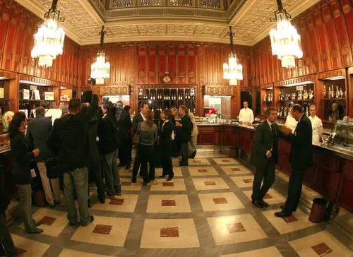 Se il marocchino è "moretto"  
Senato: caffè politically correct