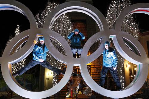 Vancouver, al via le Olimpiadi 
fra neve che manca e malocchio