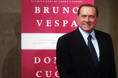 Berlusconi: "Bertolaso? E' persecuzione 
Sì a processo breve e a riforma dei pentiti"
