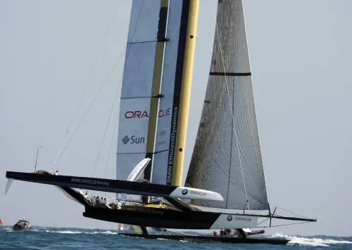 America's Cup, Bmw Oracle "vola" 
Alinghi 5 battuto a Valencia