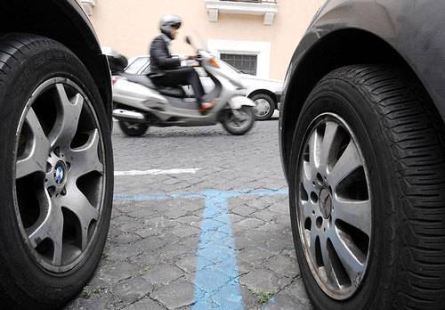 Napoli, anche i disabili 
pagano sulle strisce blu