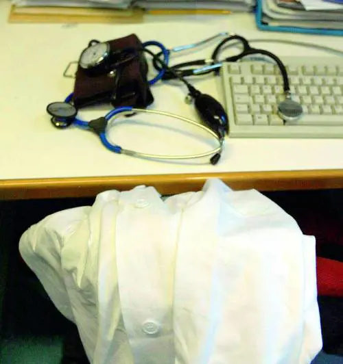 La Asl 3 scatena la caccia  al medico di famiglia