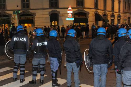 Via Padova, accoltellato un algerino