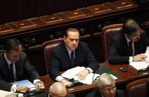 Complotti nel Pdl, altolà di Berlusconi: 
contro Verdini giochi di potere interni