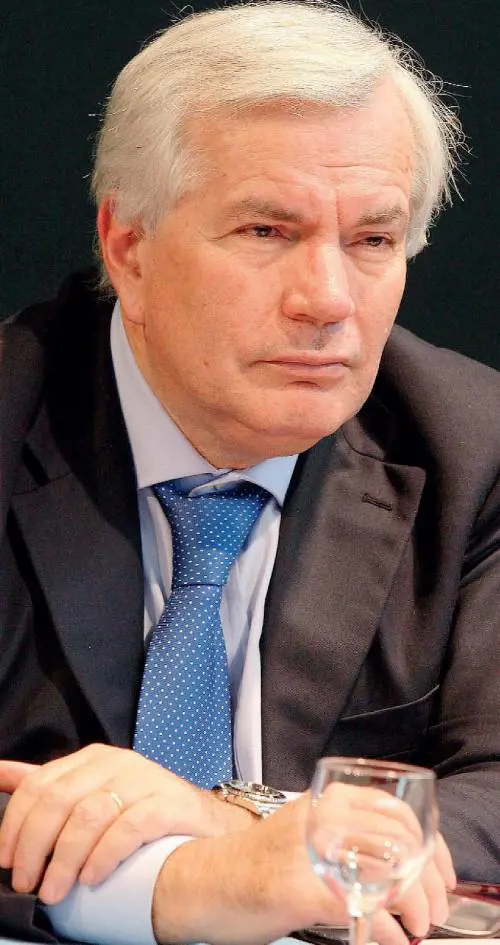 Dalle vacanze a Cortina alle escort a Venezia:  
ecco la lista dei regali per avere gli appalti