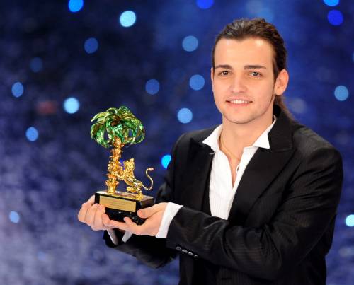 Valerio Scanu all'Isola, intanto i ladri gli rubano il trofeo di Sanremo