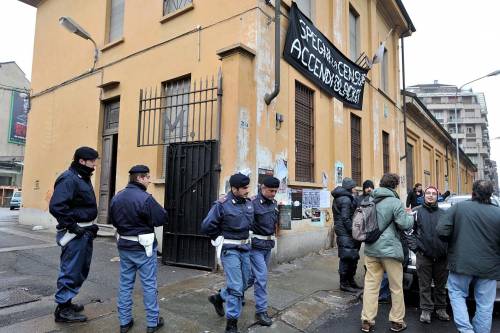 Torino, sette anarchici in manette