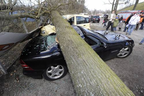 Francia, tempesta Xynthia 
Inondazioni e distruzione 
Sono almeno 53 le vittime