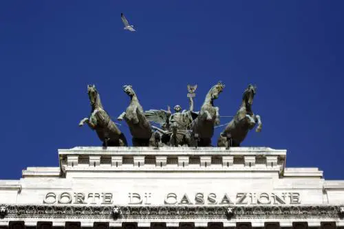 Cassazione: non è reato far vedere i "sorci verdi"