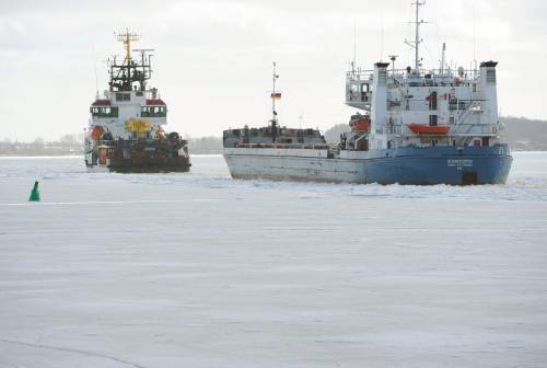 Mar Baltico, oltre 50 navi 
intrappolate dal ghiaccio: 
già liberate dopo 24 ore