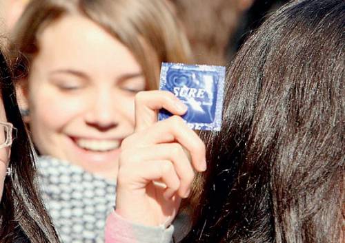 Polemiche in un liceo di Roma 
Primo distributore di condom