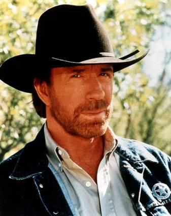 Chuck Norris (eroe dei social) batte  due infarti