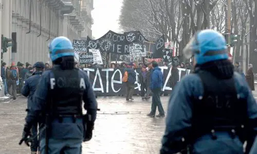 Assalto ai partiti, anarchici liberi prima del voto