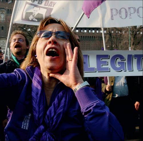 Quella lady in viola che scambia  le idee per servitù
