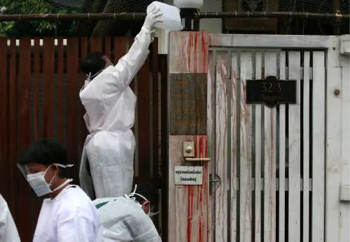 Bangkok: sangue davanti alla casa del premier