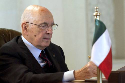 Napolitano: "Stop scontri, affrontare i problemi"