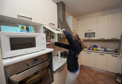 Via al dl incentivi: bonus per cucine, case e moto 
Ma Confindustria: "Poche risorse e molti esclusi"