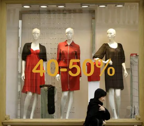 Consumi in discesa, crescono le spese obbligate