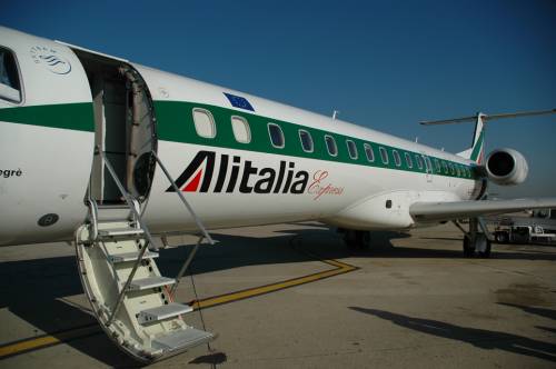Aerei, lunedì nero: sciopero Meridiana e Alitalia