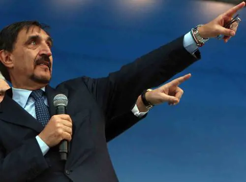 Sfida Pdl-Lega, cannonate di La Russa