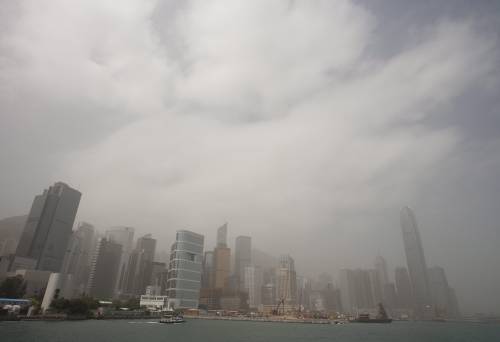 Tempesta di smog a Hong Kong. E le centraline vanno in tilt