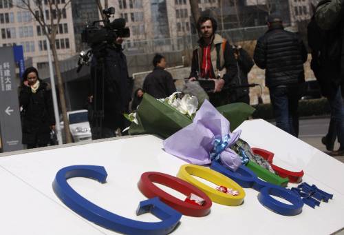 Web, Google sfida la Cina 
Così aggirano la censura: 
"Il traffico via Hong Kong"