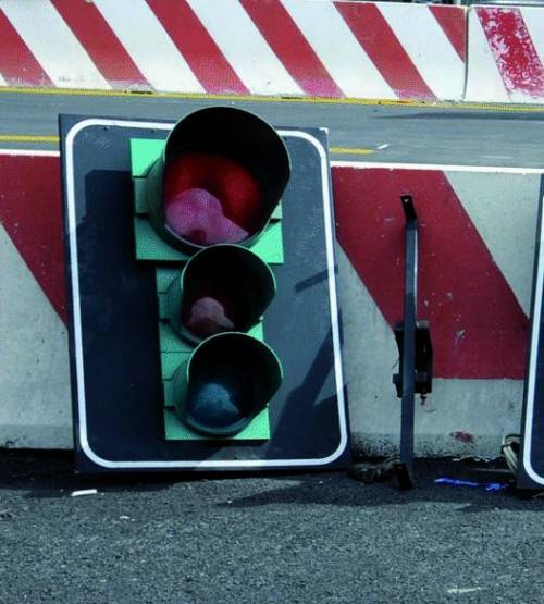 Presto i semafori «a risparmio energetico»
