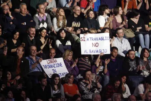 Le pagelle del circo Santoro: zero a Luttazzi, Morgan da 3