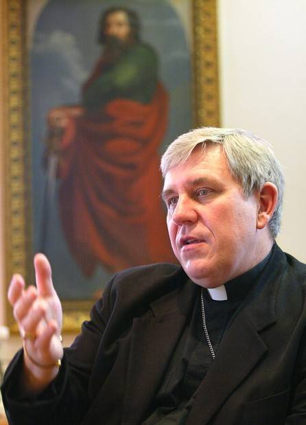 Pedofilia, il vescovo di Milwaukee: 
"Errori commessi qui, non a Roma"