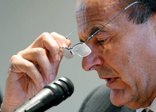 E' rivolta nel Pd, 49 senatori contro Bersani
