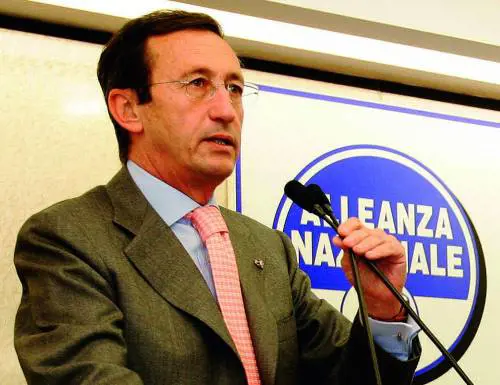 Leffetto-Fini distrugge An. E i suoi fedelissimi