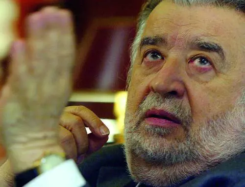 Con i comici a Palazzo Ducale si ride, ma soltanto a sinistra