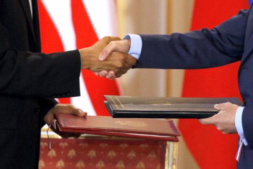Disarmo, firma storica 
Accordo Usa e Russia: 
"Il mondo è più sicuro"