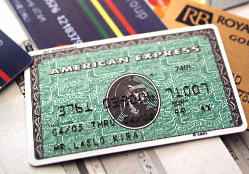 Terremoto sulle carte di credito: "Stop per American Express"
