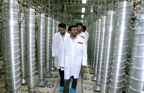 Nucleare, Ahmadinejad: 
"Con le nuove centrifughe 
nessuno ci può fermare"