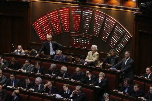 Assenze decisive: maggioranza battuta 
La Camera cancella il decreto salvaliste