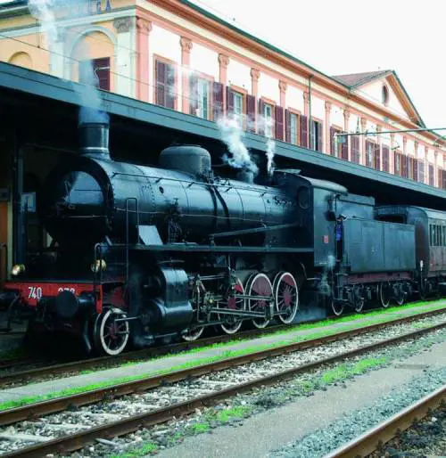 Quel treno a vapore ferma  alle stazioni dei buongustai