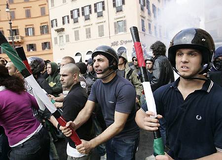 Scontri a Roma Tre: feriti universitari