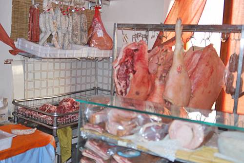 Carne e pesce avariati 
Sequestrati alimenti 
e chiusi due kebab