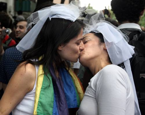 Stop ai matrimoni gay, 
Consulta boccia ricorsi: 
"Decida il parlamento"